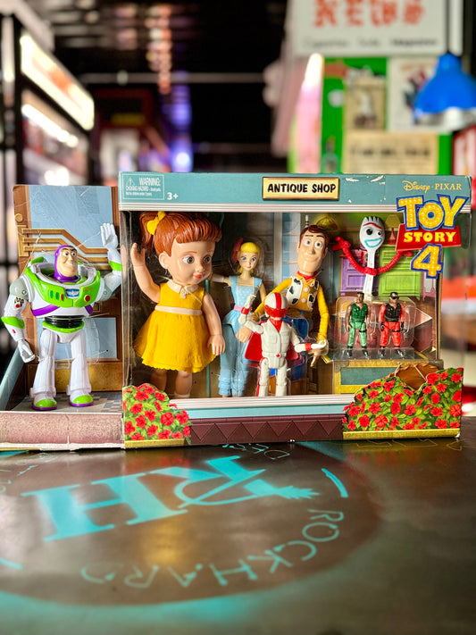 Toy Story 4 Antique shop